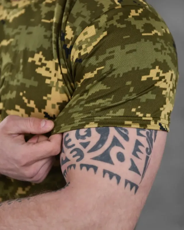Тактическая потоотводная футболка Punishment пиксель Герб 86494